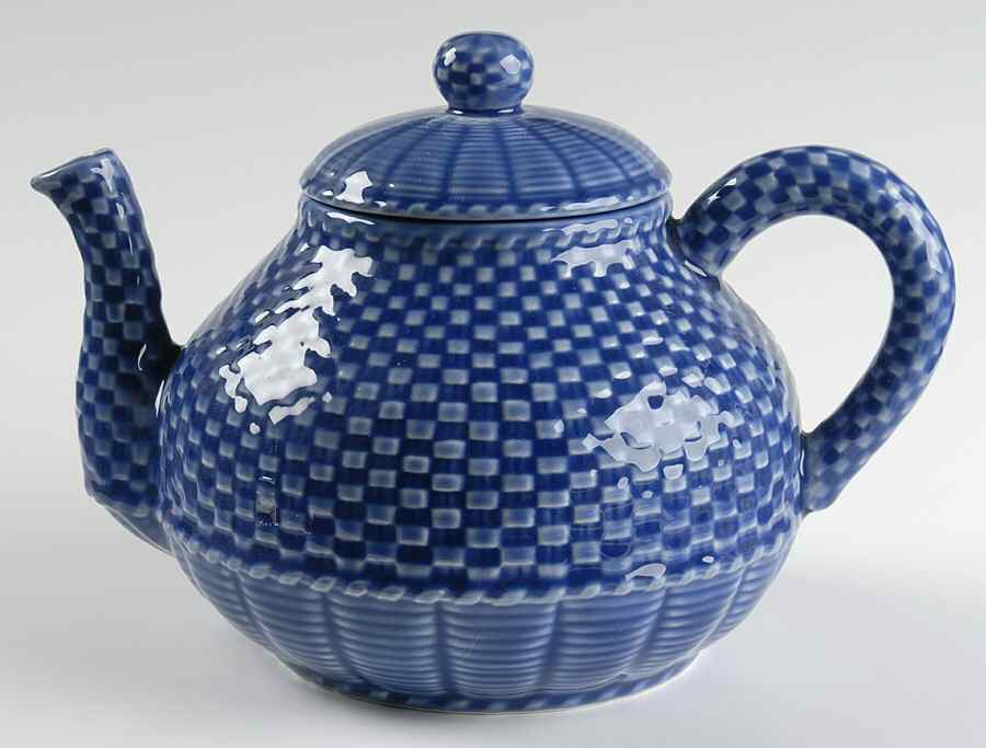 Basketweave Blue Teapot & Lid by Bordallo Pinheiro-1