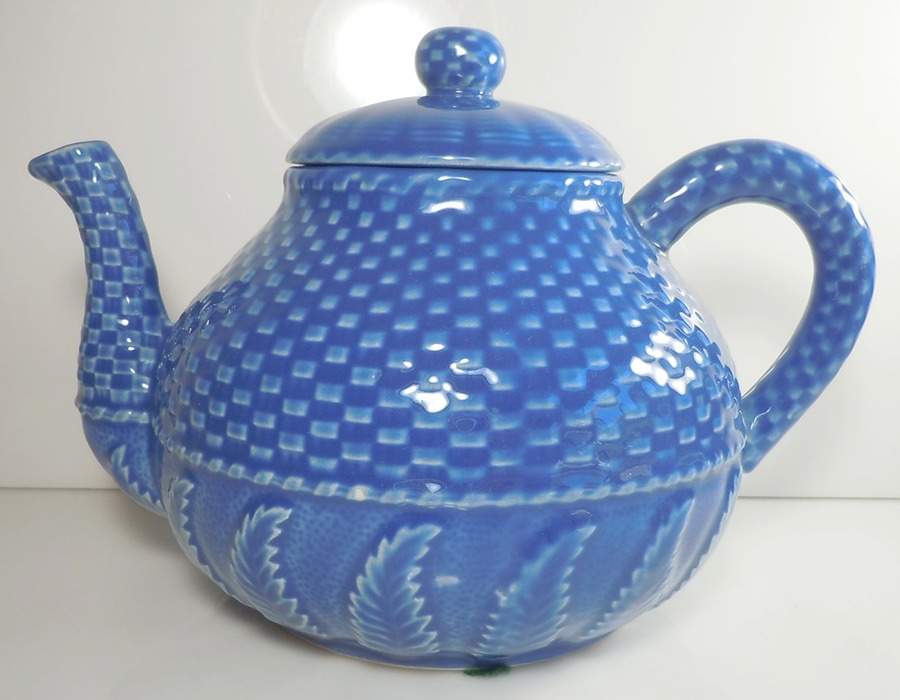 Basketweave Blue Teapot & Lid by Bordallo Pinheiro-1