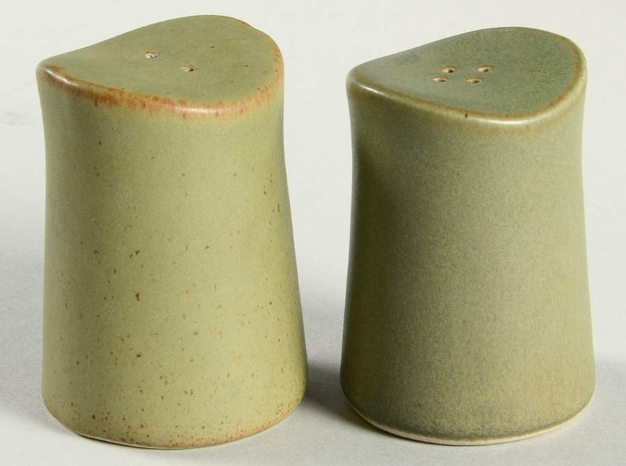 BEP5 Salt & Pepper Set by Bennington Potters-1