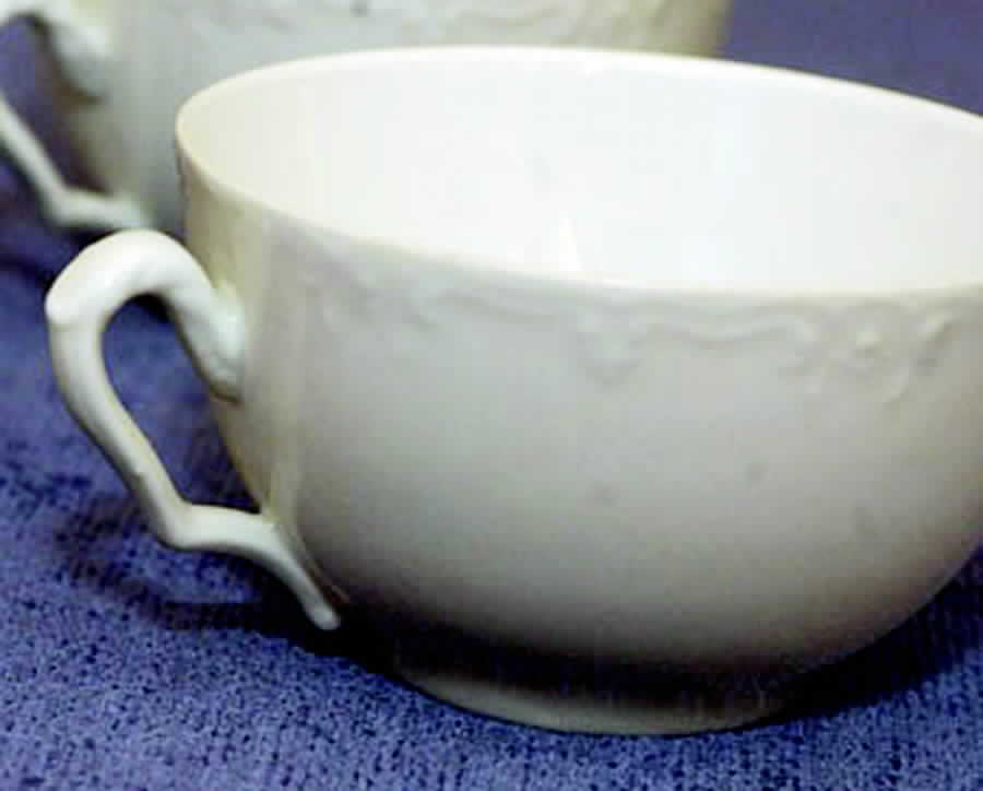 4380 Flat Cup by Bassett-1