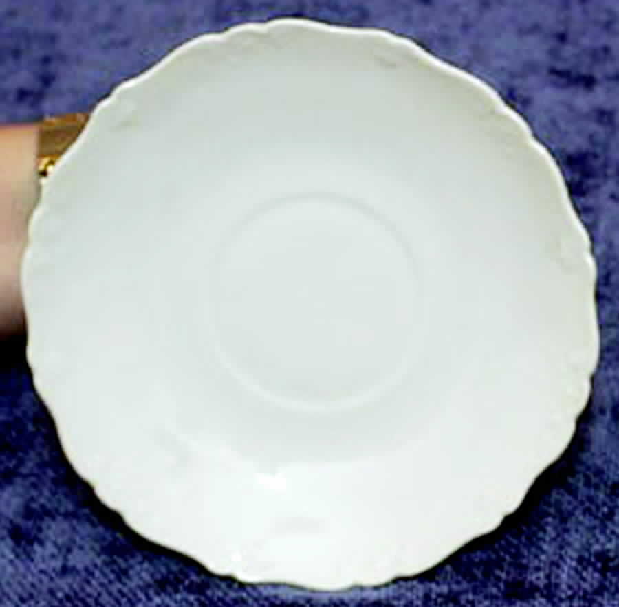 4380 Saucer by Bassett-1