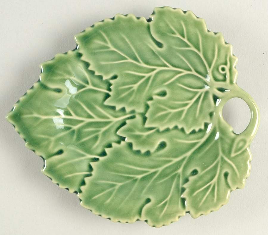 Vine Green 6" Leaf Dish by Bordallo Pinheiro-1