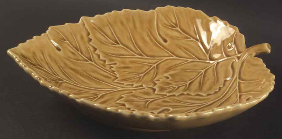 Vine Gold 10" Leaf Bowl by Bordallo Pinheiro-1