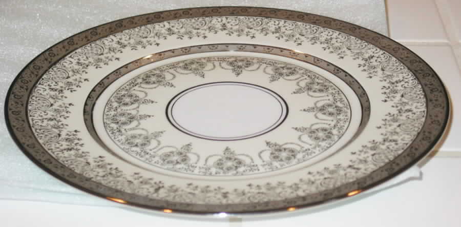 BOH142 Dinner Plate by Bohemia Ceramic Works-1