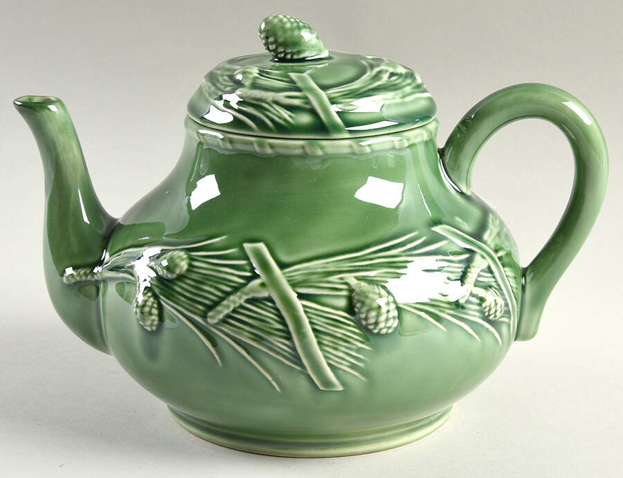 Pine Green Teapot & Lid by Bordallo Pinheiro-1