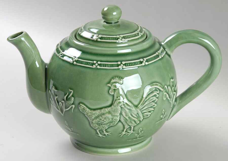 Hen & Rooster Teapot & Lid by Bordallo Pinheiro-1