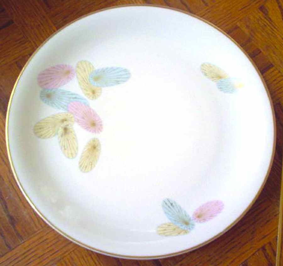 Queen Mary Dinner Plate by Bavarian Crest-1
