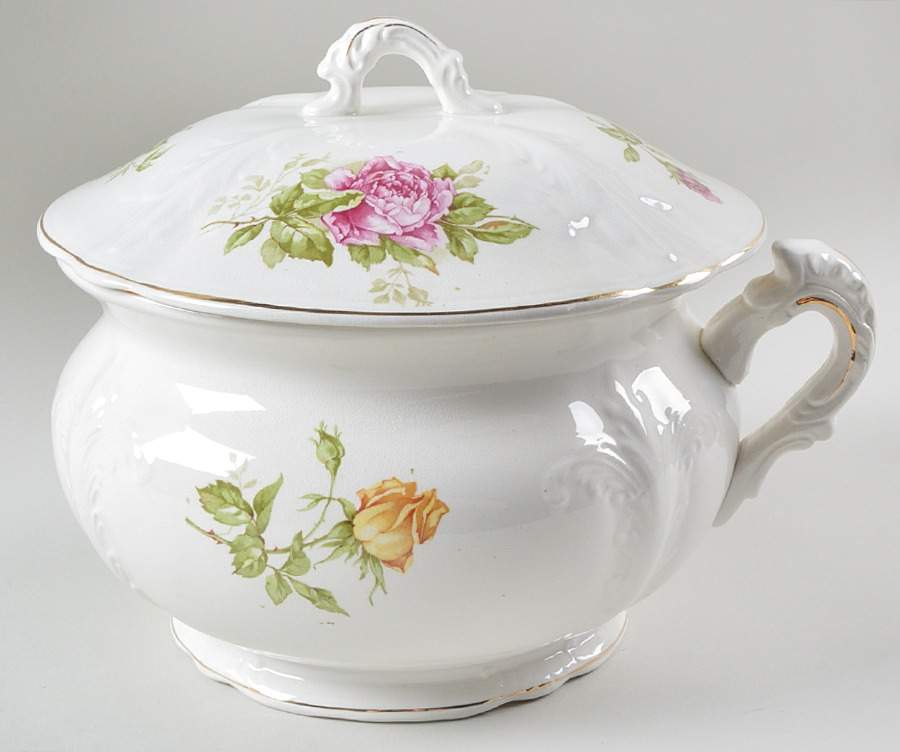 Cairo Chamber Pot & Lid by Buffalo Pottery-1