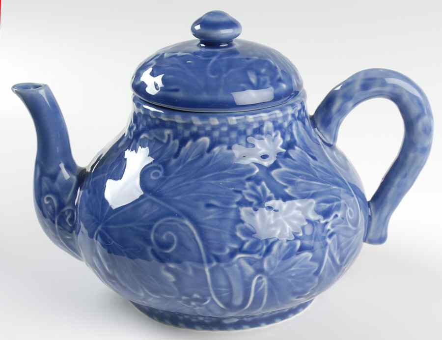 Vine Blue Teapot & Lid by Bordallo Pinheiro-1
