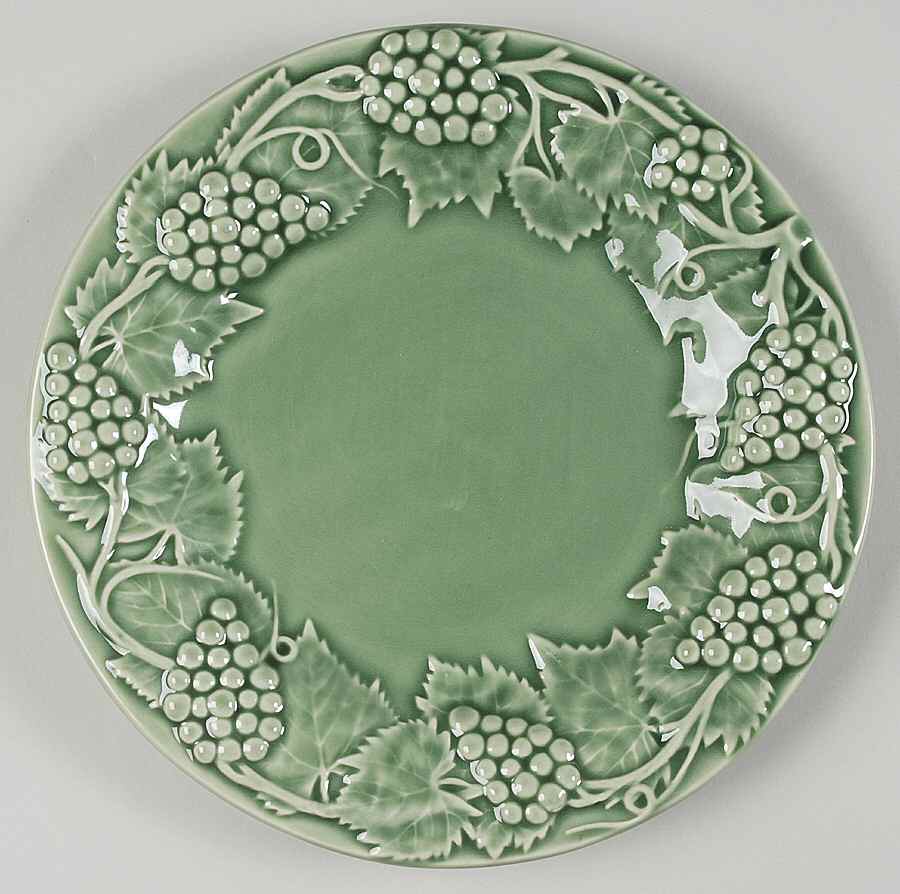 Grape Green Luncheon Plate by Bordallo Pinheiro-1