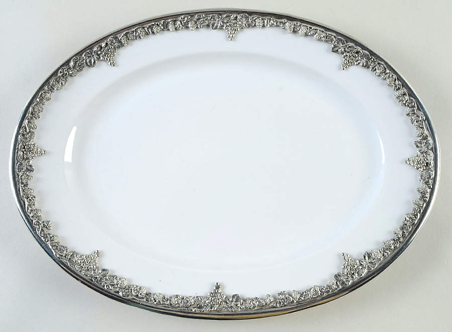 Grape Motif 15" Oval Serving Platter by Brescia Peltro-1