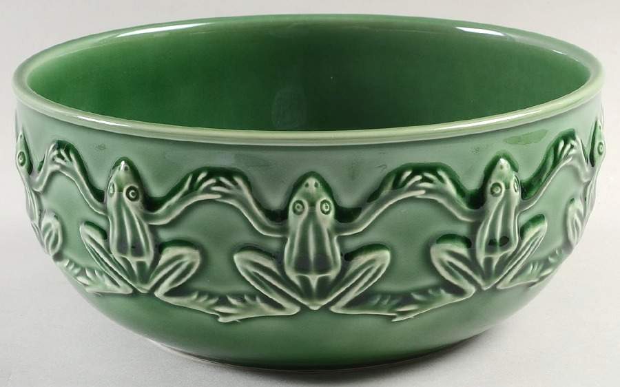 Frog Service 8" Round Serving Bowl by Bordallo Pinheiro-1