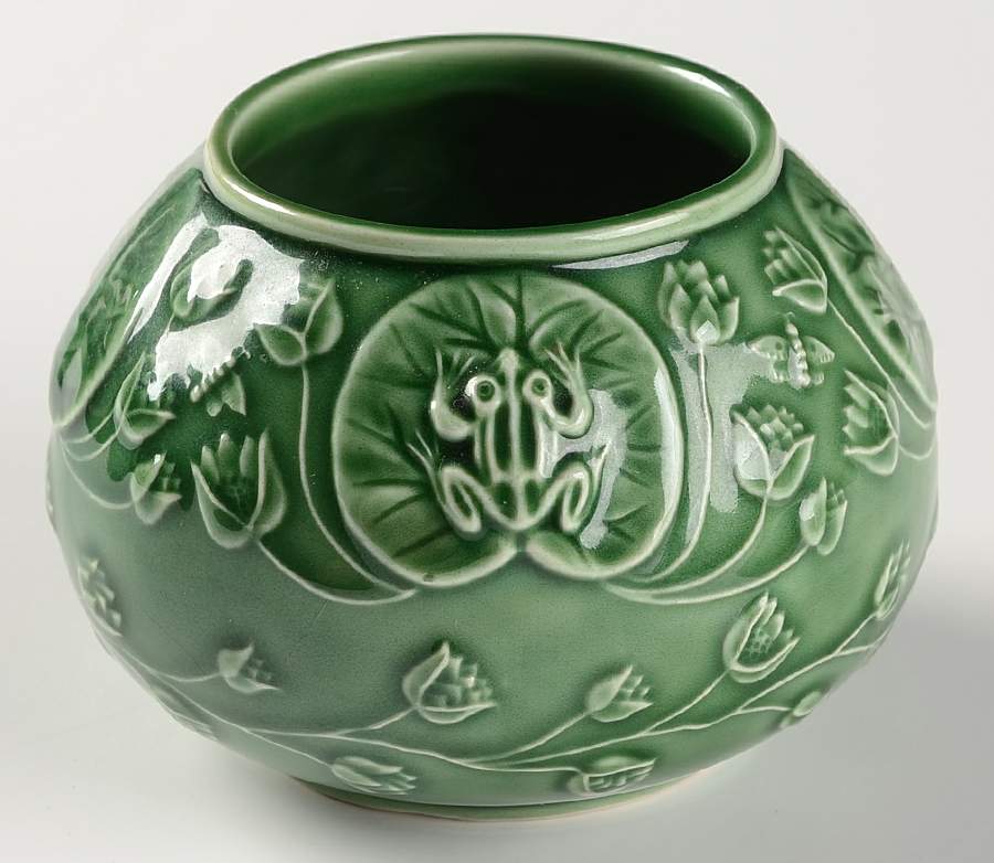 Frog Service Sugar Bowl No Lid by Bordallo Pinheiro-1