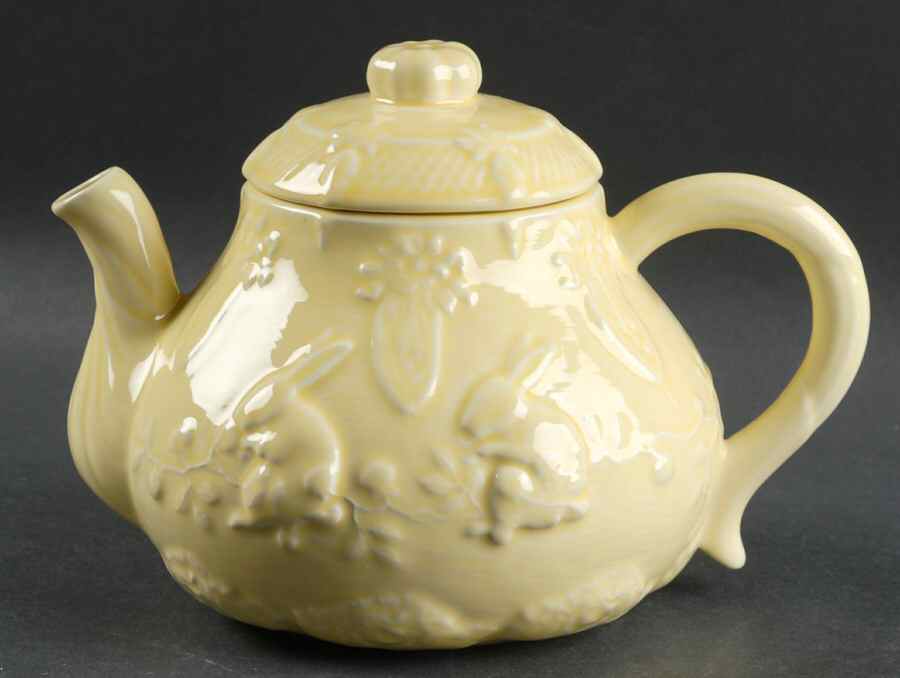 Rabbit Yellow Teapot & Lid by Bordallo Pinheiro-1