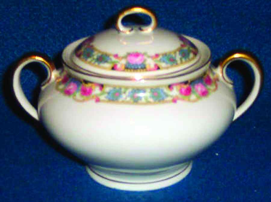 BOH192 Sugar Bowl & Lid by Bohemia Ceramic Works-1