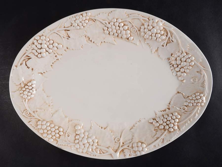 BPI11be 15" Oval Serving Platter by Bordallo Pinheiro-1