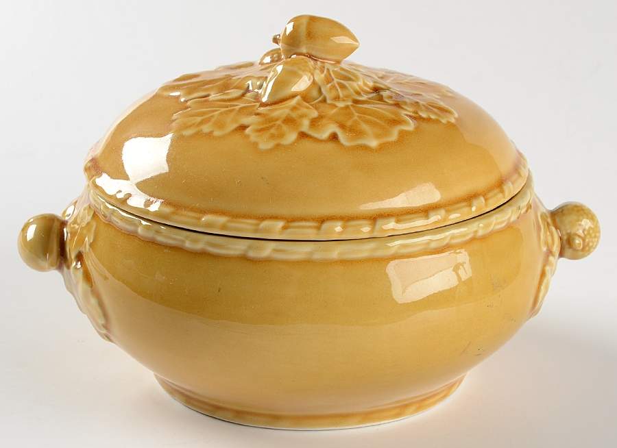 Oak Leaf Gold Individual Casserole & Lid by Bordallo Pinheiro-1