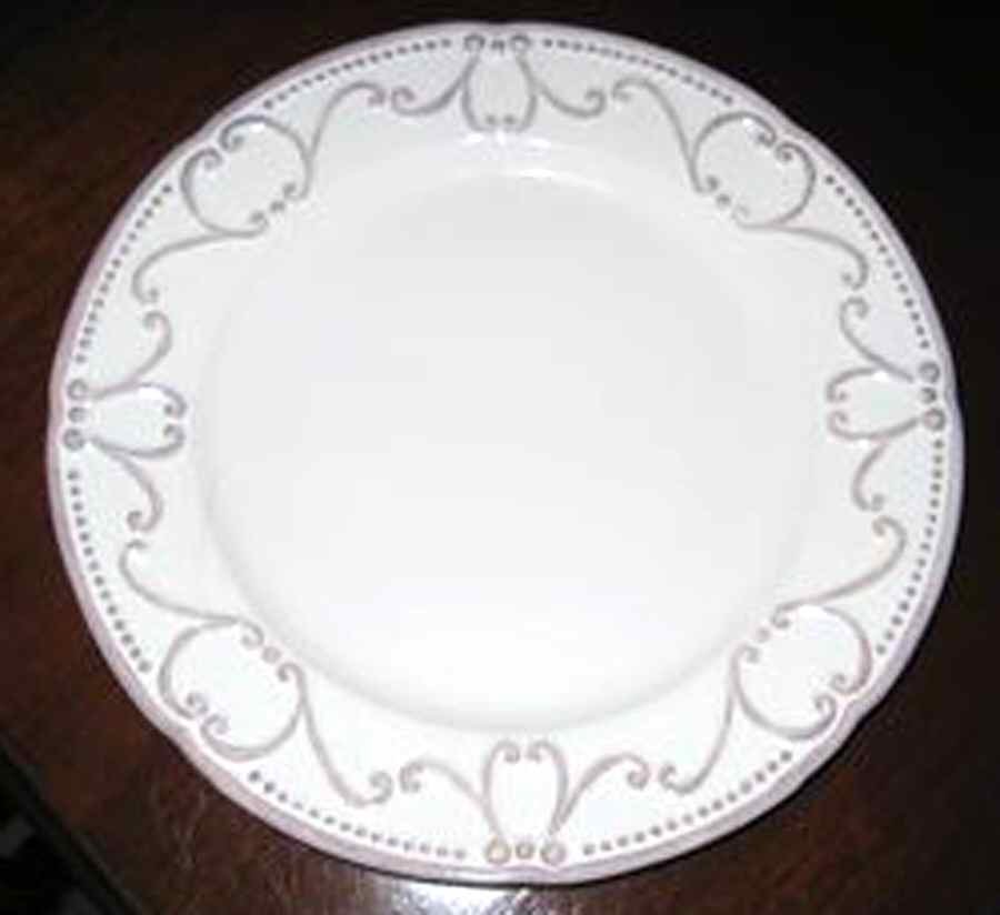 BPI47 Dinner Plate by Bordallo Pinheiro-1