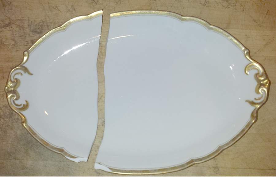 BER523 13" Oval Serving Platter by Bernardaud-1