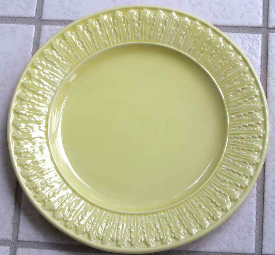 BPI62 Dinner Plate by Bordallo Pinheiro-1