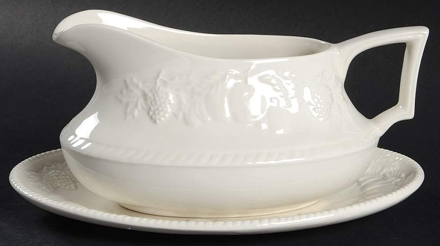 Lincoln Gravy Boat & Underplate by British Home Stores-1