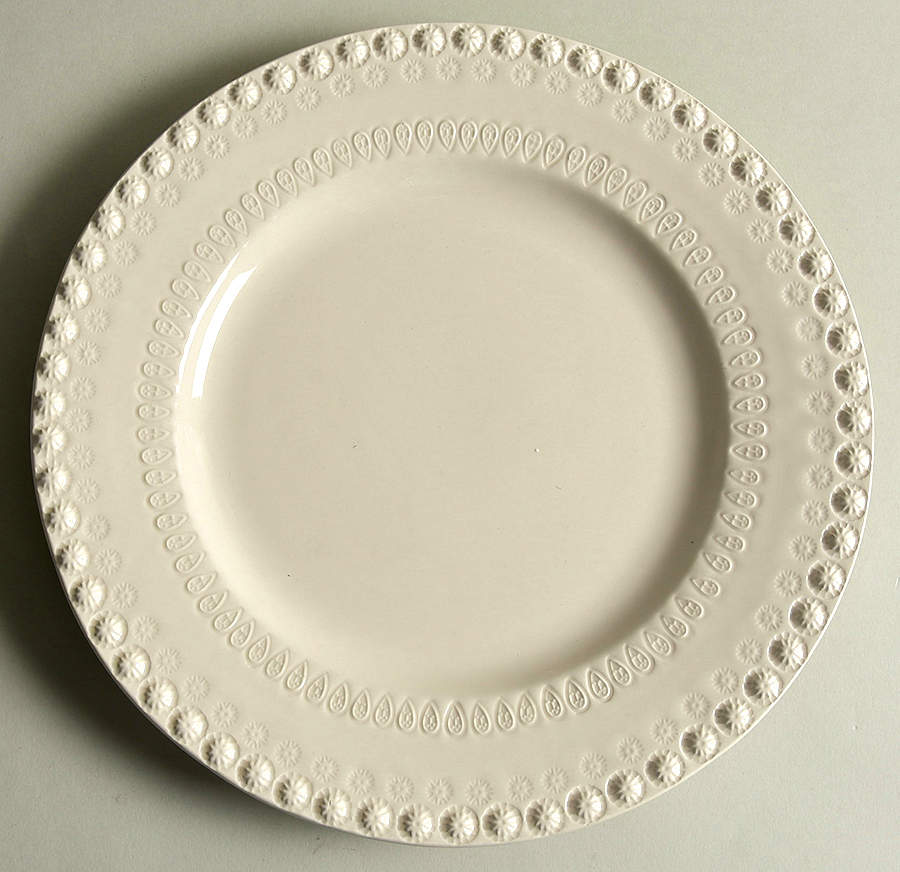 Fantasia Cream Dinner Plate by Bordallo Pinheiro-1