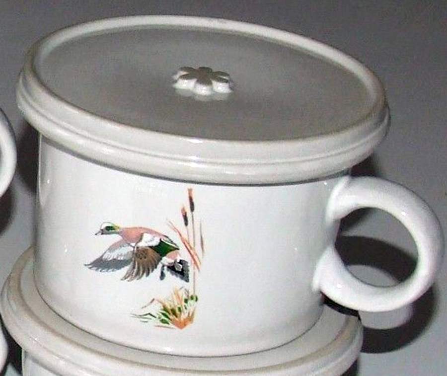 BEP15 Mug & Lid by Bennington Potters-1