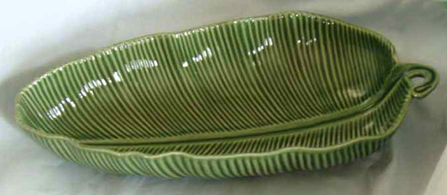 Banana Leaf Green 11" Leaf Bowl by Bordallo Pinheiro-1