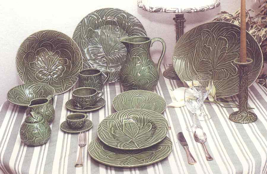 Lily Dinner Plate by Bordallo Pinheiro-1