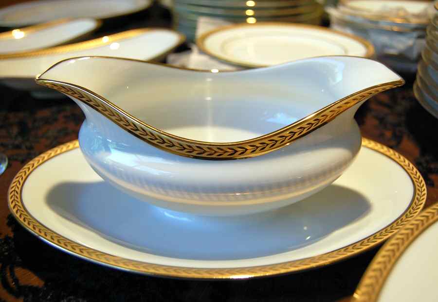 BER578 Gravy Boat with Attached Underplate by Bernardaud-1