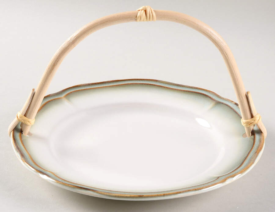 Simply Fluted Dillweed 5 3/8"-5 5/8" Bamboo Handled Serving Plate  HC by Better Homes and Gardens-1