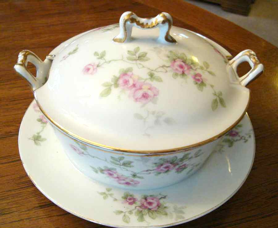 BER590 Round Covered Butter with Attached Underplate by Bernardaud-1