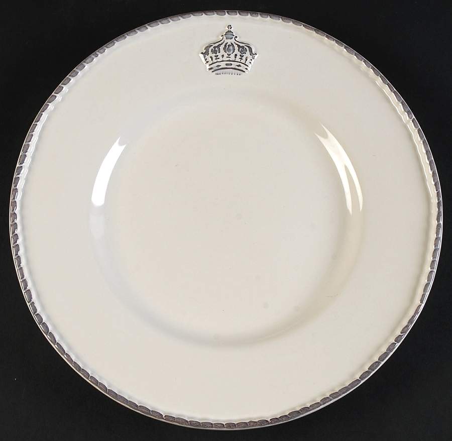 Crown Dinner Plate by Bordallo Pinheiro-1