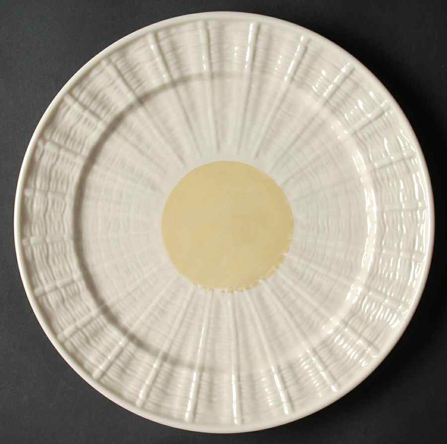 BLP7 Dinner Plate by Belleek Pottery (Ireland)-1