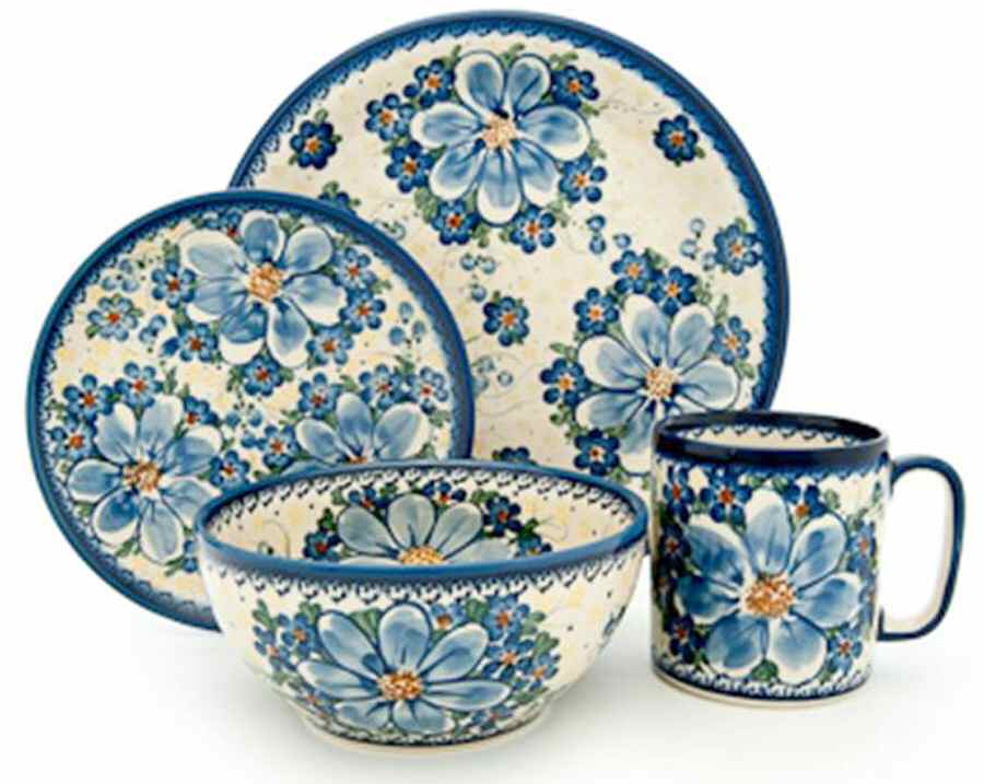 Daisy Surprise Dinner Plate by BOLESLAWIEC-1