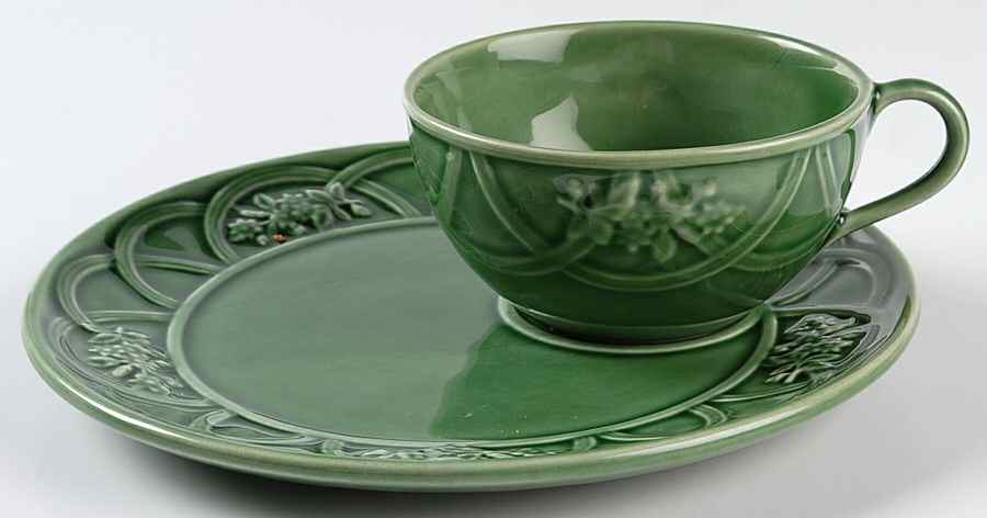 BPI78 Snack Plate & Cup Set by Bordallo Pinheiro-1