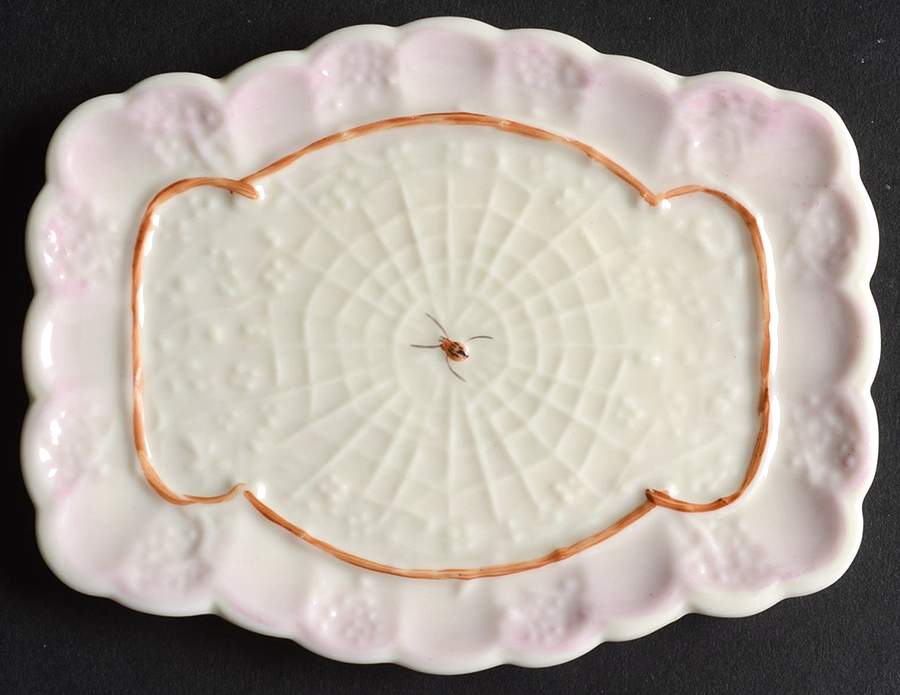 Thorn Tray Pin by Belleek Pottery (Ireland)-1