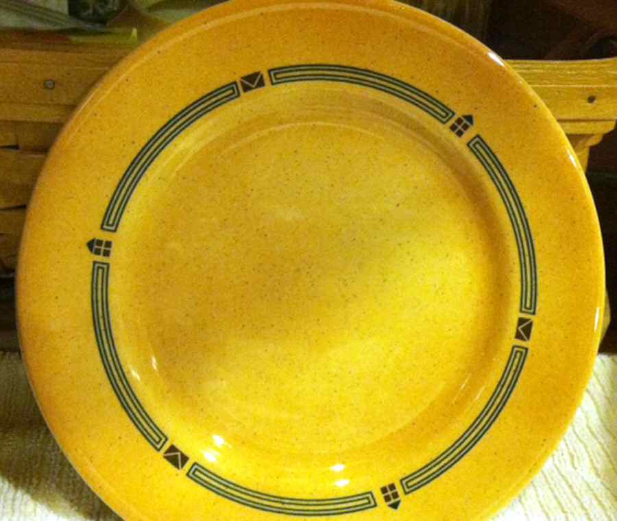 BUF169 Dinner Plate by Buffalo Pottery-1