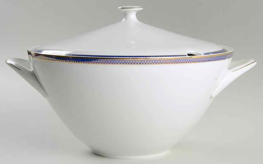 BOH297 Tureen &  Lid by Bohemia Ceramic Works-1
