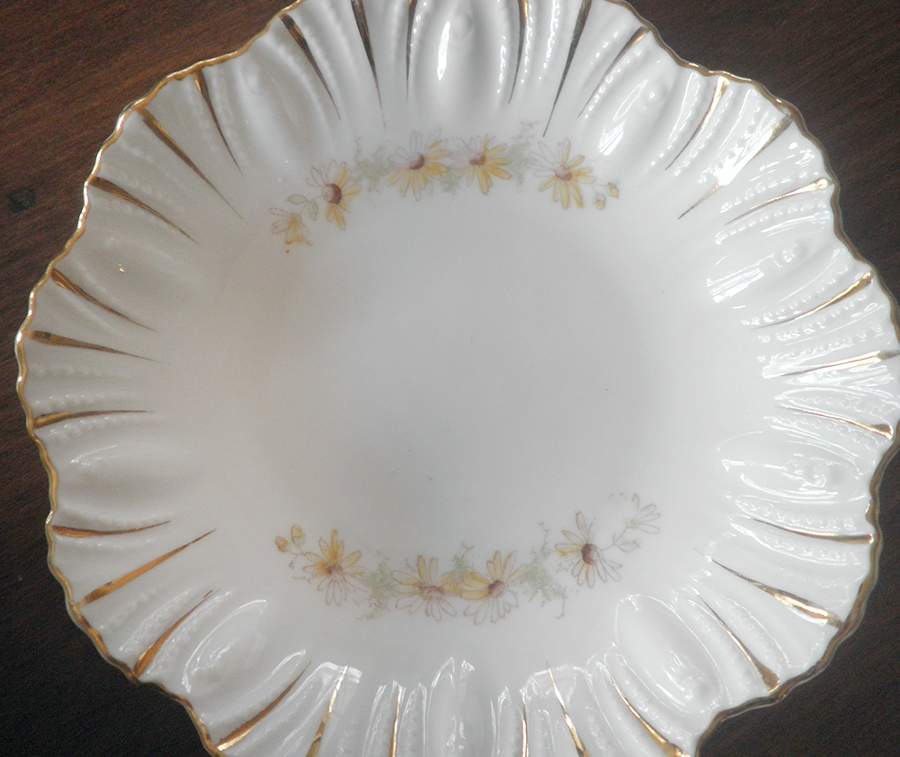 B2H7 Individual Ice Cream Dish by Benjamin F Hunt & Son-1