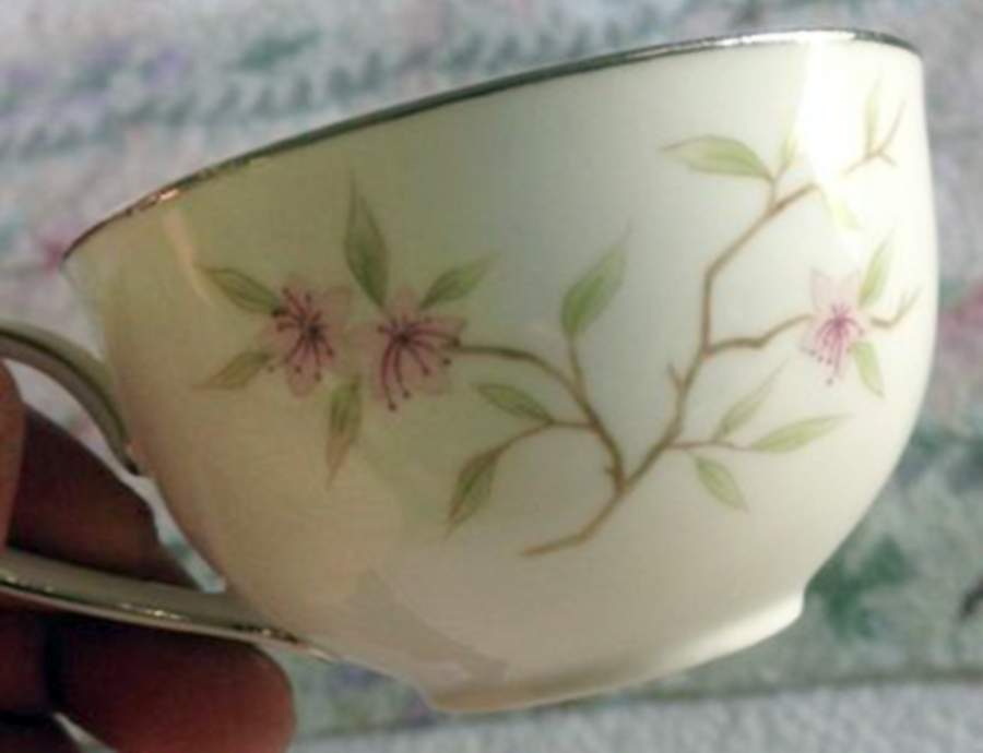 Amherst Flat Cup by Borsumy-1