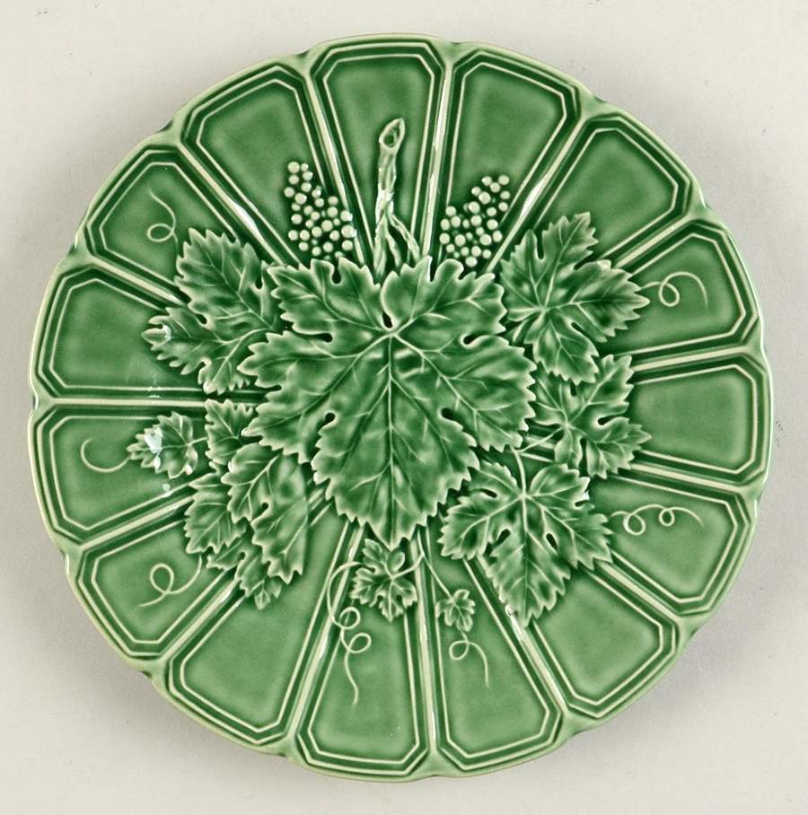 BPI82 Green Salad Plate by Bordallo Pinheiro-1