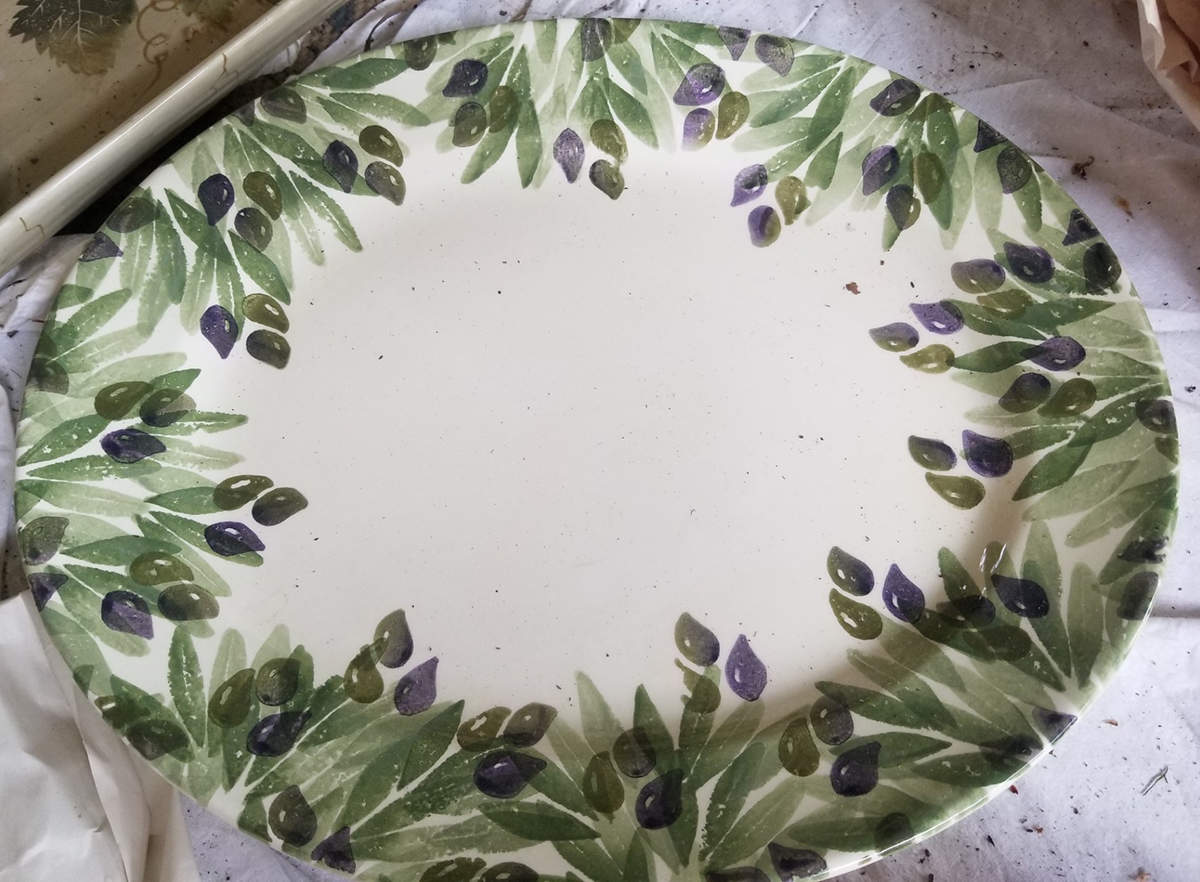 BIZ18 16" Oval Serving Platter by Bizzirri-1