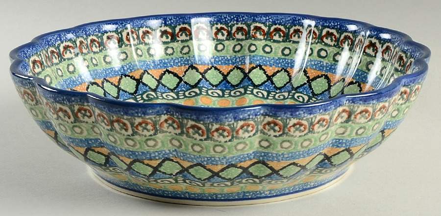 Giftware 10" Round Scalloped Dish by BOLESLAWIEC-1