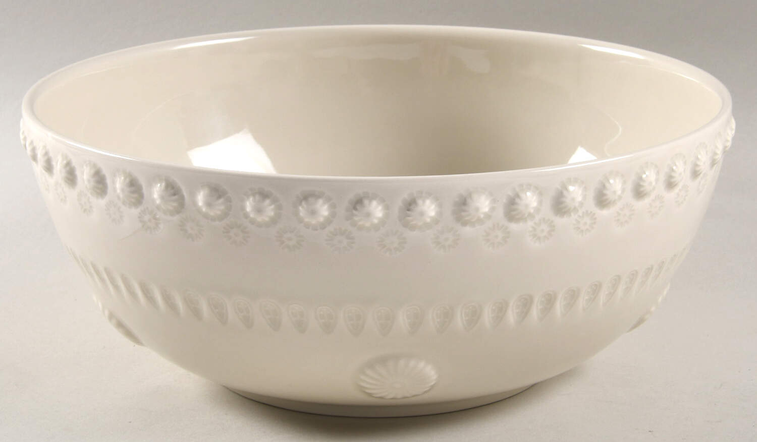 Fantasia (Fantasy) Sandy Grey 9" Salad Serving Bowl by Bordallo Pinheiro-1