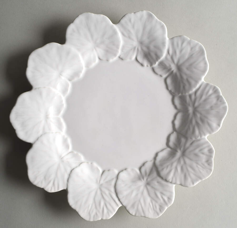 Geranium White Dinner Plate by Bordallo Pinheiro-1