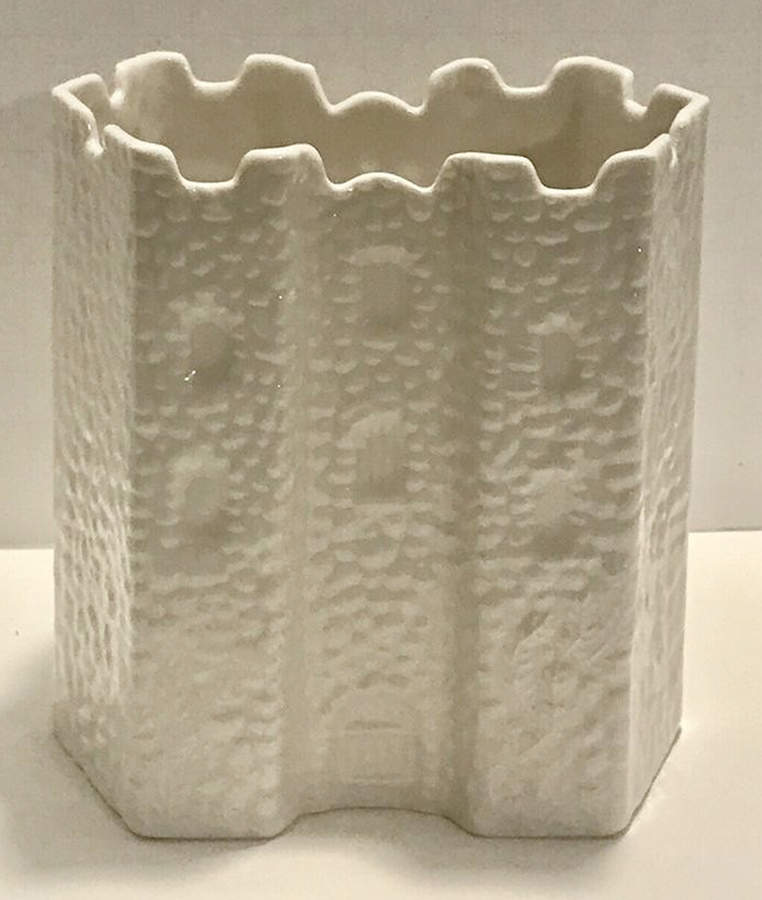Belleek Event Ashland Castle Vase by Belleek Pottery (Ireland)-1