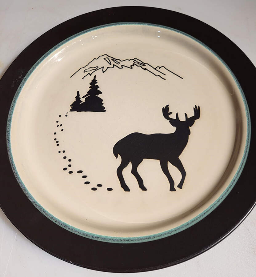 Timberline Cabin Dinner Plate by Bass Pro Shops-1