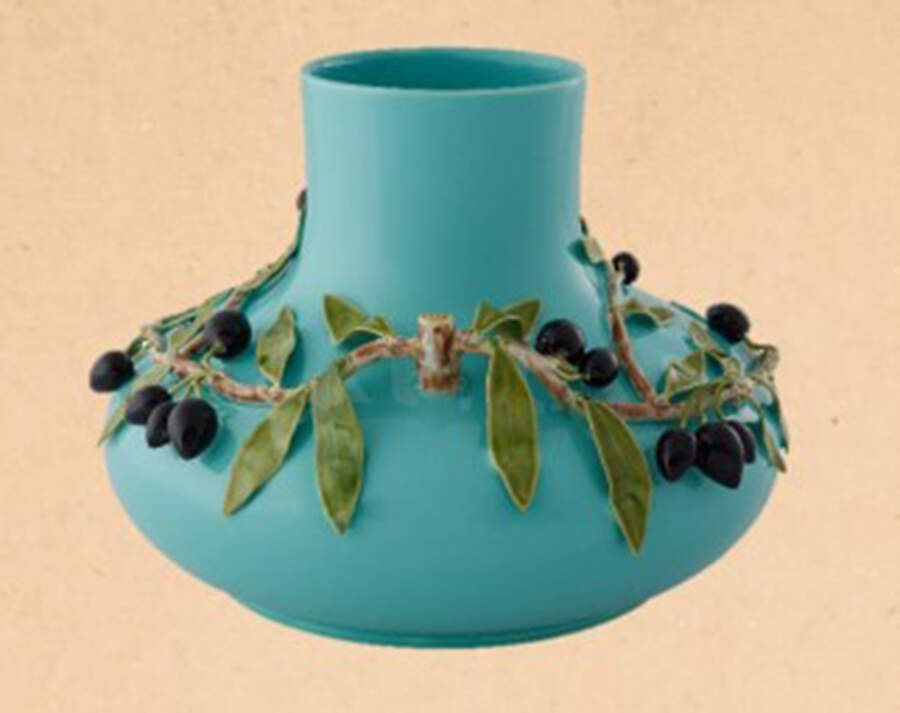 Olival 8" Vase by Bordallo Pinheiro-1