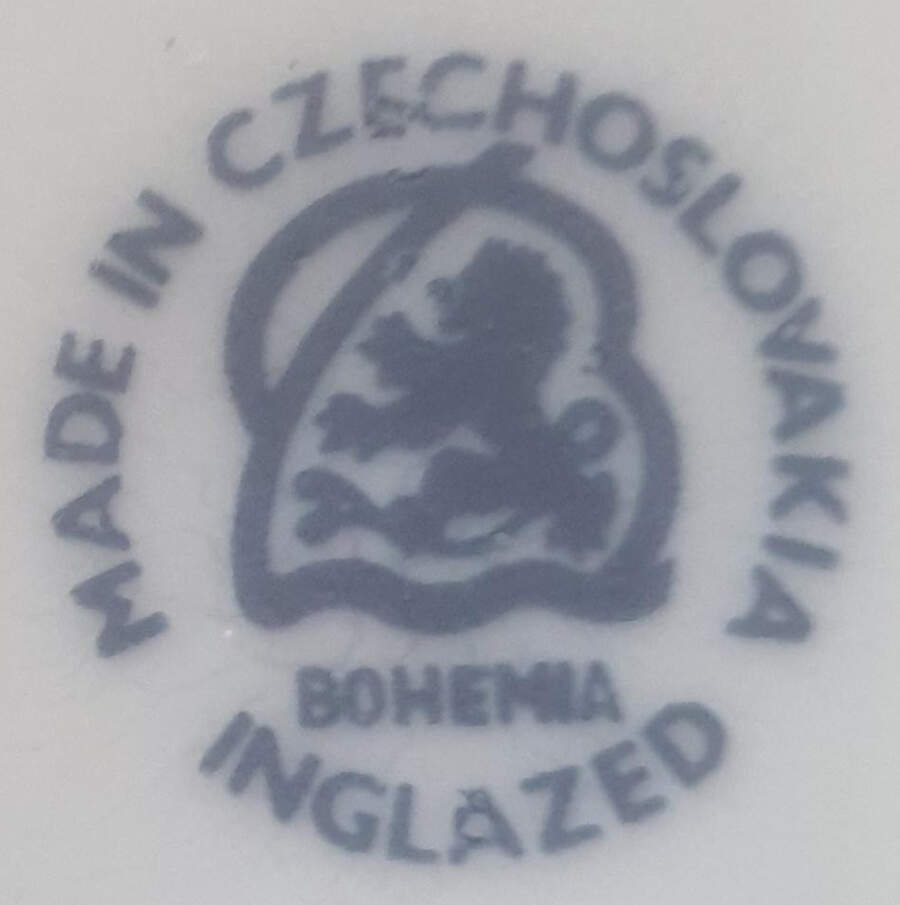 BOH337 Dinner Plate by Bohemia Ceramic Works-1